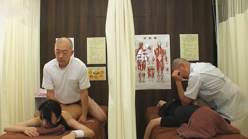 Dẫn bồ đi mát-xa rồi bị xoạc cạnh bên mà không hề hay biết