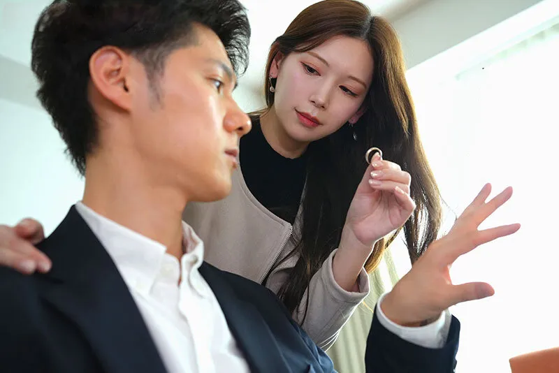Bà xã đi đi chơi, chồng yêu ở nhà bị nhỏ em vợ yêu gạ xoạc không trượt phát nào